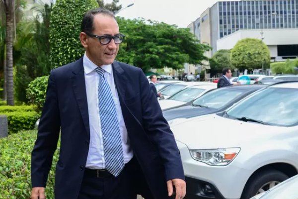 [Eleições 2026: conselheiro de Lula diz que Flávio Bolsonaro é mais difícil de derrotar que Tarcísio de Freitas]