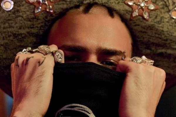 [Clássicos do rock baiano ganham versões em forró no novo álbum do artista Dupê]