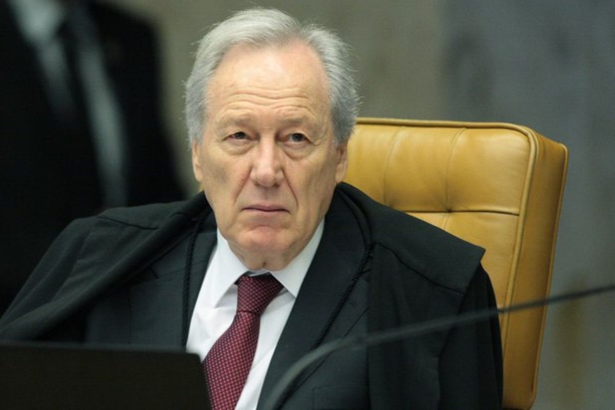 Lewandowski dá 15 dias para Weintraub explicar declaração sobre universidades federais