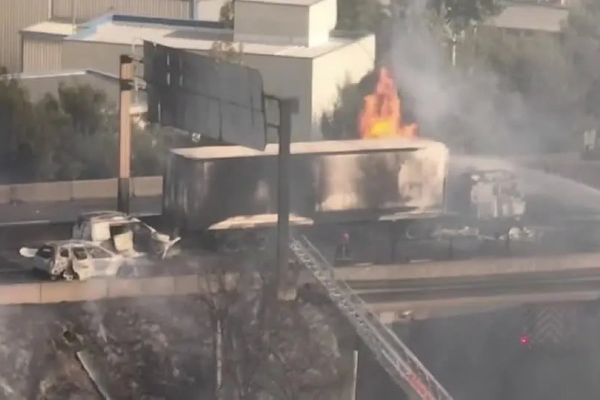 Vídeo: Explosão de caminhão deixa 4 mortos e 17 feridos no Chile