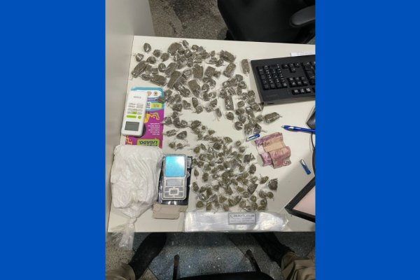 [PM apreende drogas no Engenho Velho da Federação]