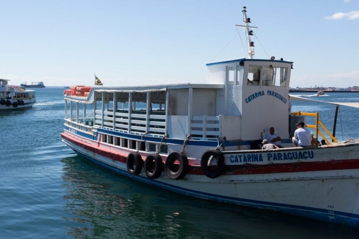 Travessia Salvador-Mar Grande tem movimentação moderada