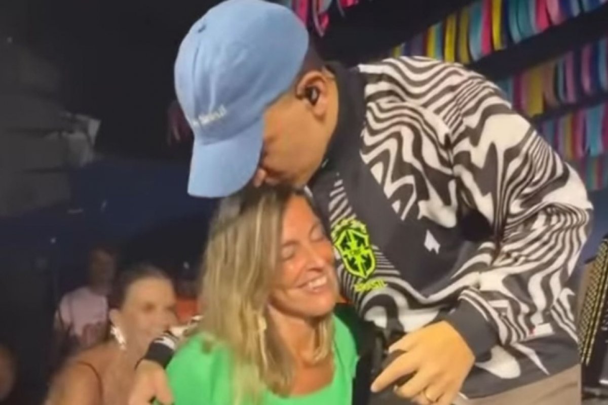 Vídeo: João Gomes interrompe show para homenagear Tatiana Sampaio: 'A maior celebridade aqui'