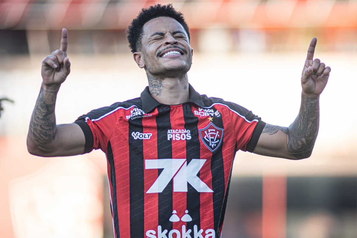 Vitória vence Galícia no Barradão e encara a Jacuipense na semifinal do Baiano