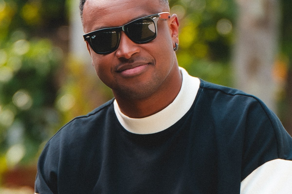 Menos é Mais e Thiaguinho se apresentam em Praia do Forte!