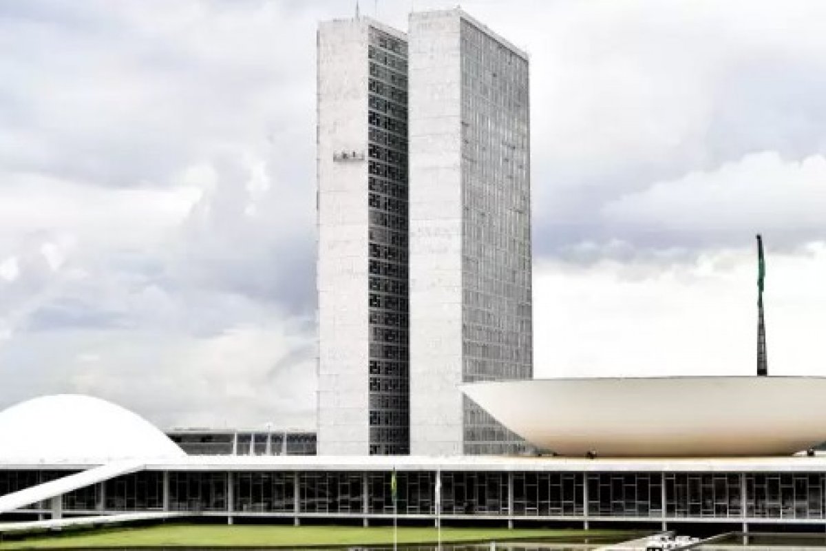 Congresso indica possibilidade de votar pena menor a Bolsonaro caso plano para CPI do Master esfrie