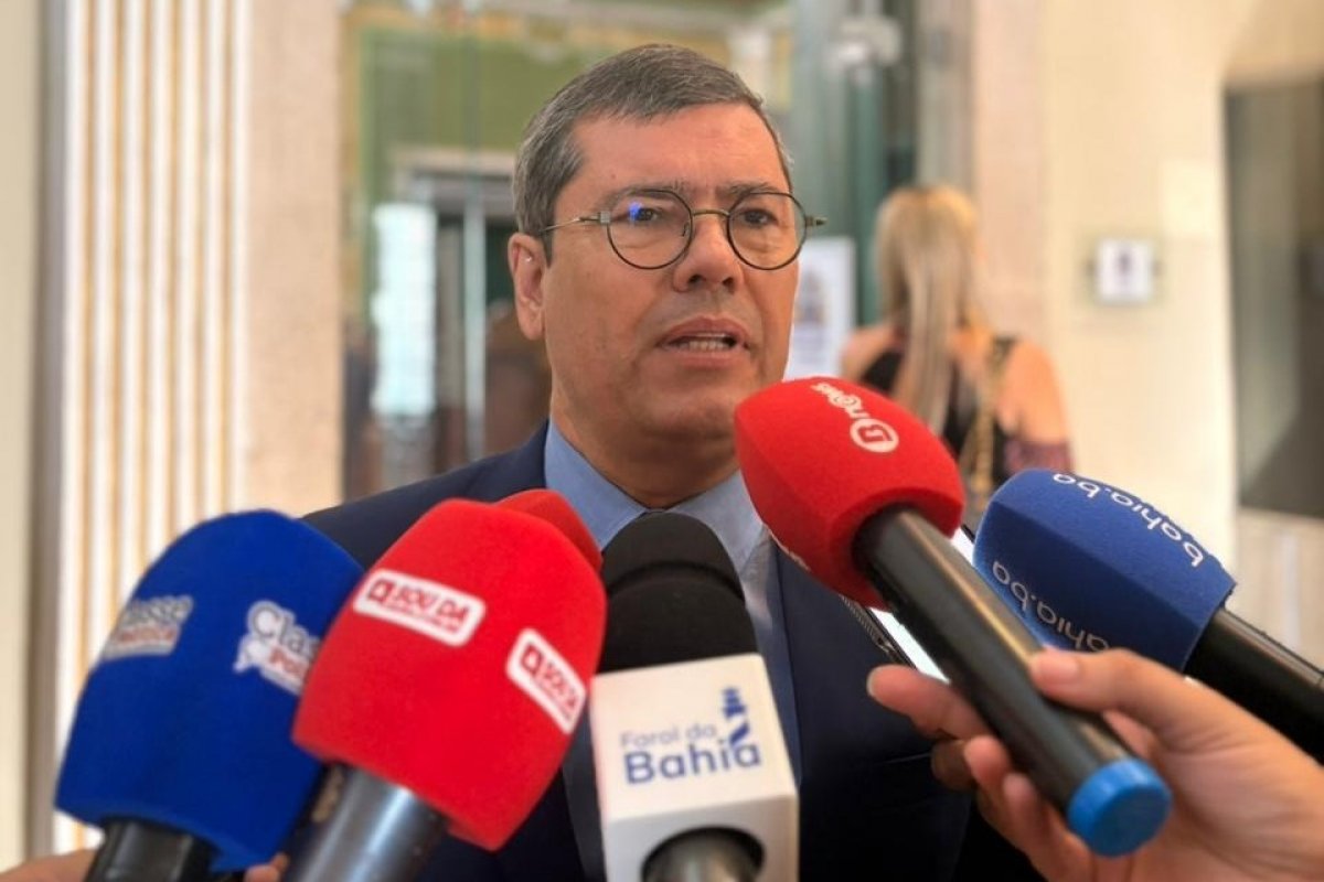 Tinoco vê com bons olhos Sheila Lemos como vice de ACM Neto, mas prefere Zé Ronaldo 