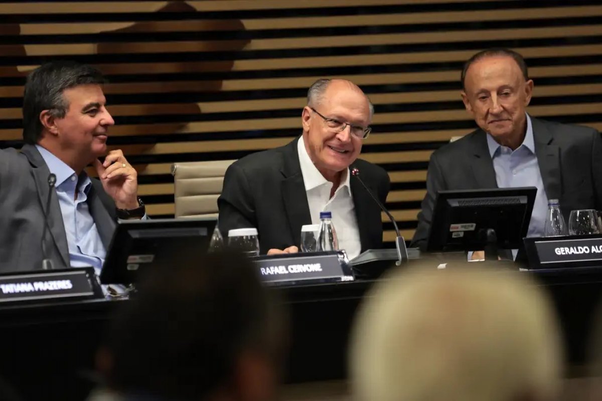 Alckmin responde a Skaf, da Fiesp, e diz que redução da jornada de trabalho é tendência mundial