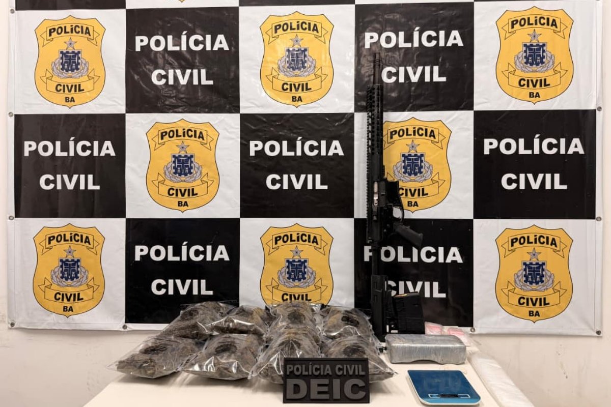 Polícia Civil apreende fuzil e mais de 3,6 kg de drogas em Salvador