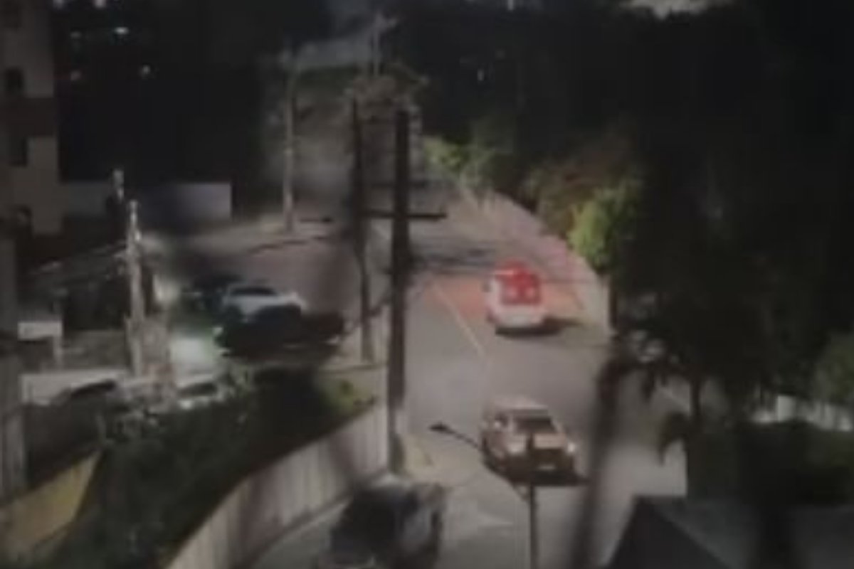 Tiroteios assustam moradores no bairro do Costa Azul, em Salvador