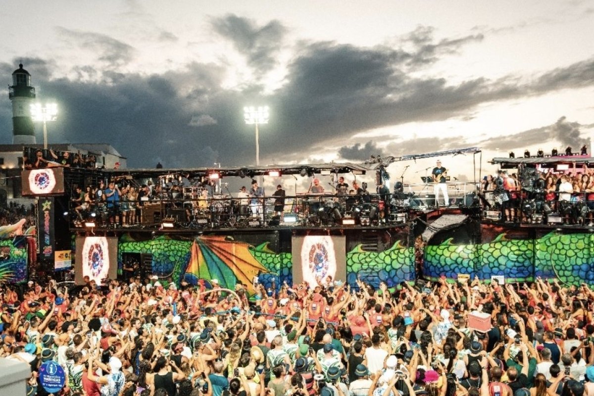 Bloco Me Abraça abre vendas para o Carnaval 2027!