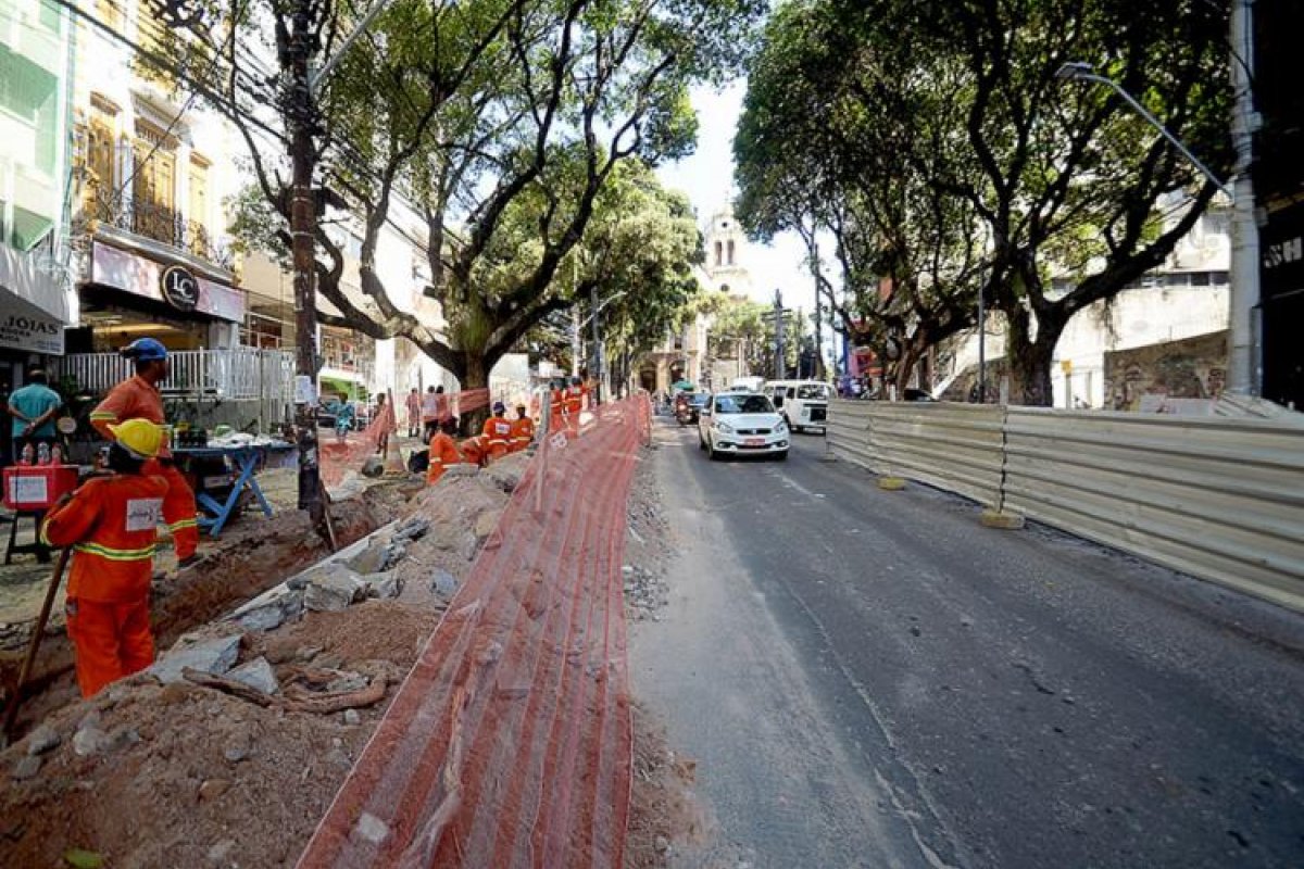 Obras da Avenida Sete e Praça Castro Alves mudam trânsito na via