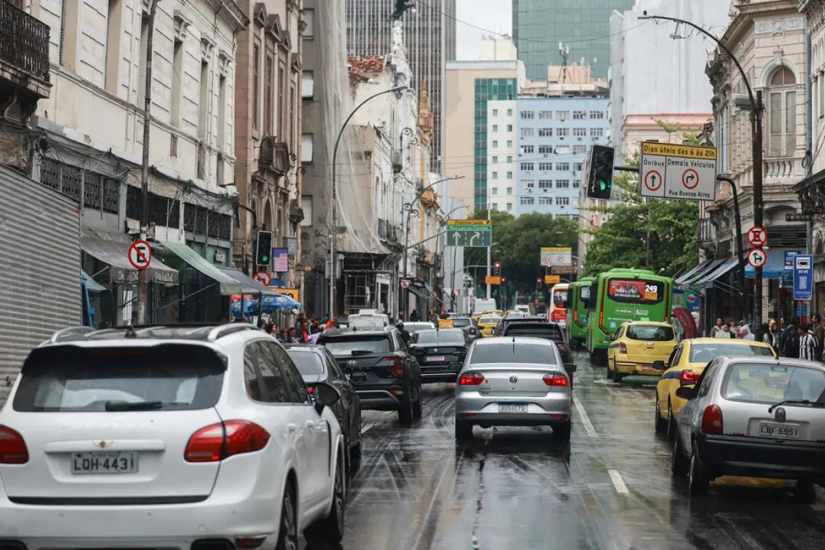 PEC que fixa teto de 1% para o IPVA atinge número mínimo de assinaturas para tramitação na Câmara, diz Kim Kataguiri