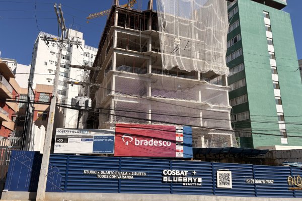 [Vídeo: Obra de edifício de luxo envolvido em escândalo com Geddel é retomada na Ladeira da Barra]