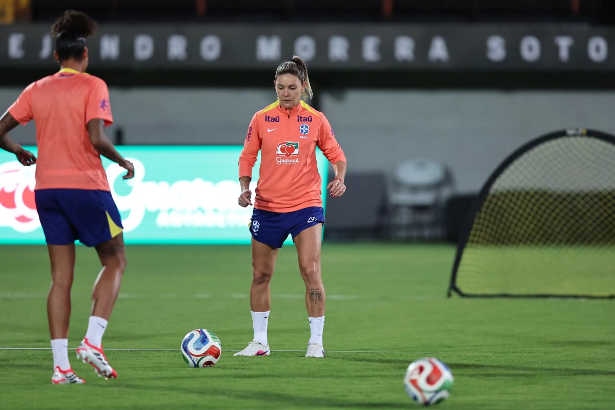 Seleção feminina se apresenta para os primeiros amistosos deste ano