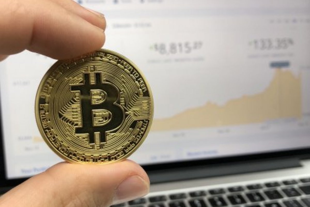 Empresas são acusadas de ocultar riscos de prejuízos de investimentos em bitcoins 