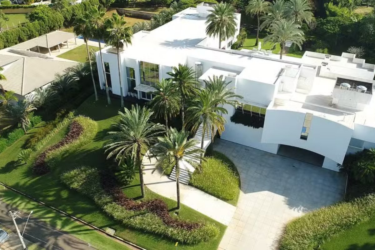 Justiça suspende leilão da mansão de Ana Hickmann e ex-marido em São Paulo 