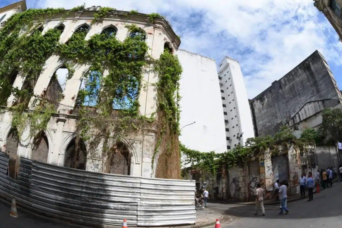 Decreto da Prefeitura de Salvador autoriza posse de 36 imóveis abandonados no Comércio