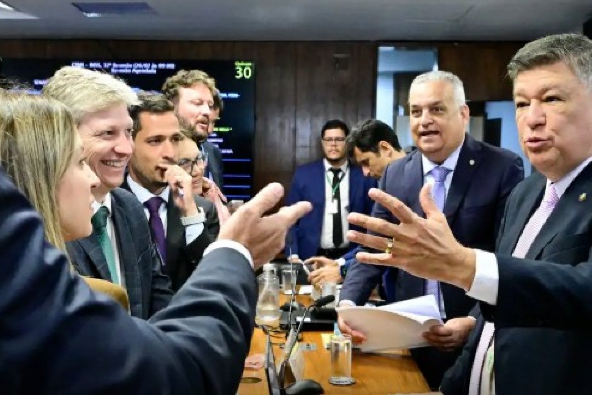 Mendonça autorizou quebra de sigilos bancários do filho de Lula antes da aprovação pela CPMI do INSS