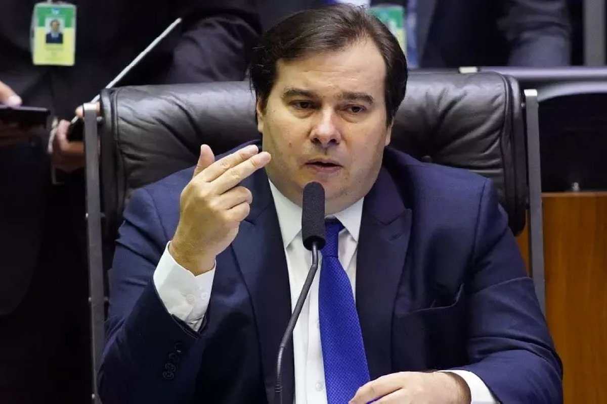 Rodrigo Maia diz que tese de parlamentarismo branco só serve para "viralizar o ódio"