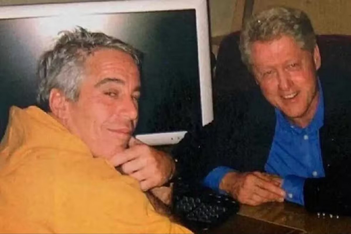 Caso Epstein: Bill Clinton diz não ter visto nada e não ter feito nada de errado