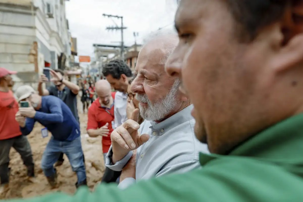 Perdas materiais serão recuperadas, diz Lula em visita a Minas Gerais