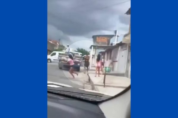 [Vídeo: jovem de 19 anos é baleada durante briga por ciúmes em Feira de Santana ]