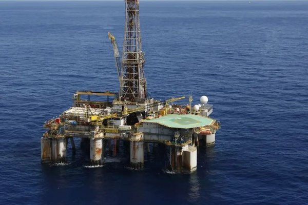 [Conflitos no Oriente Médio faz preço do petróleo disparar]