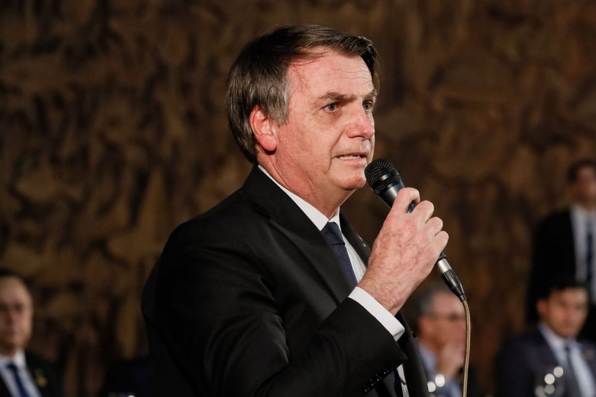 "Não há razão para pânico", afirma Bolsonaro sobre o coronavírus