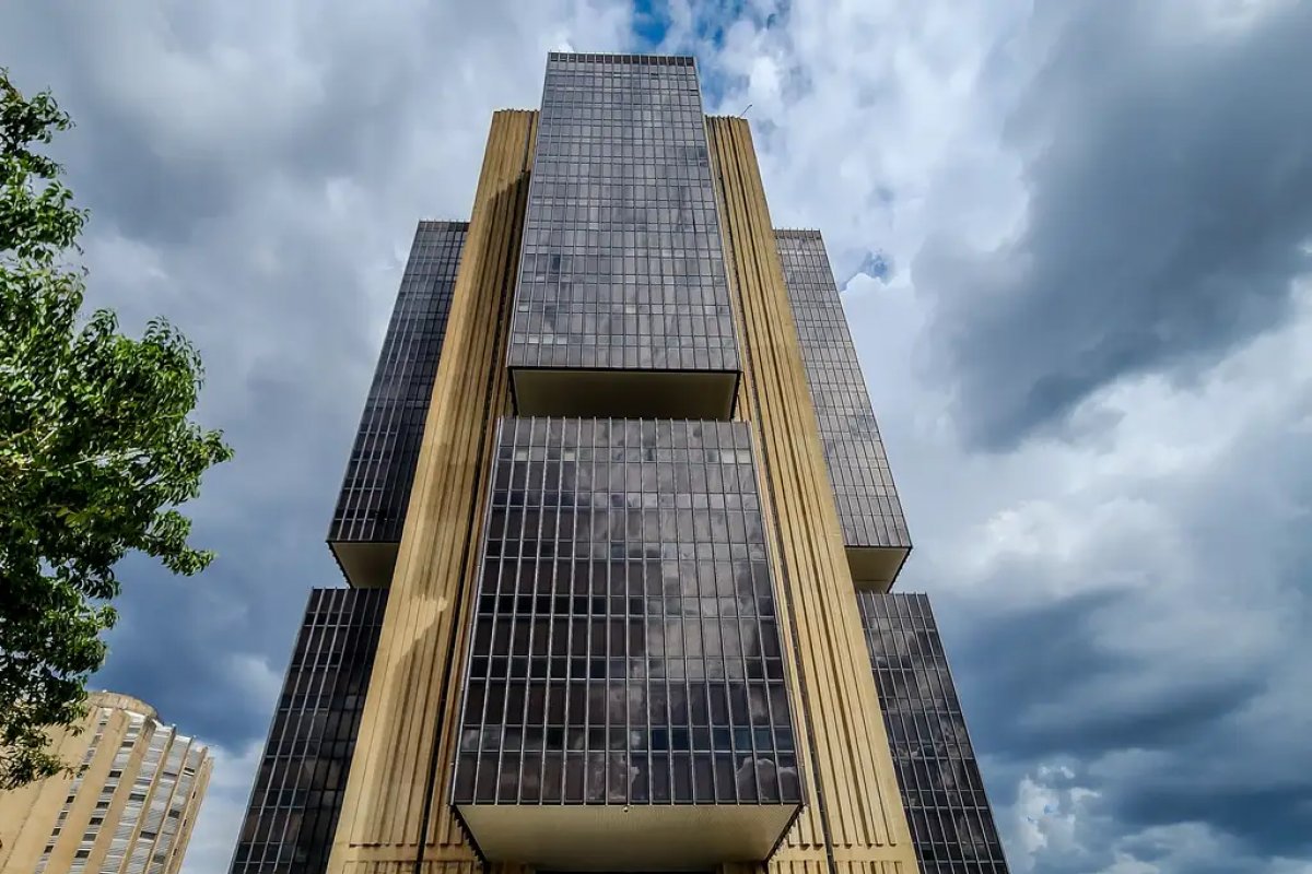 Caso Master: Mendonça determina afastamento de ex-diretor de Fiscalização e ex-chefe de Supervisão Bancária do BC