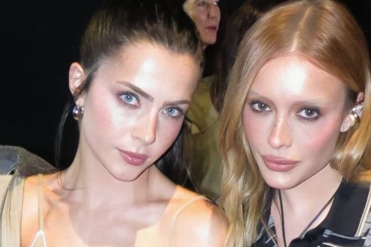 Maria Braz e Jade Picon marcam presença no desfile de Isabel Marant, durante a PFW!