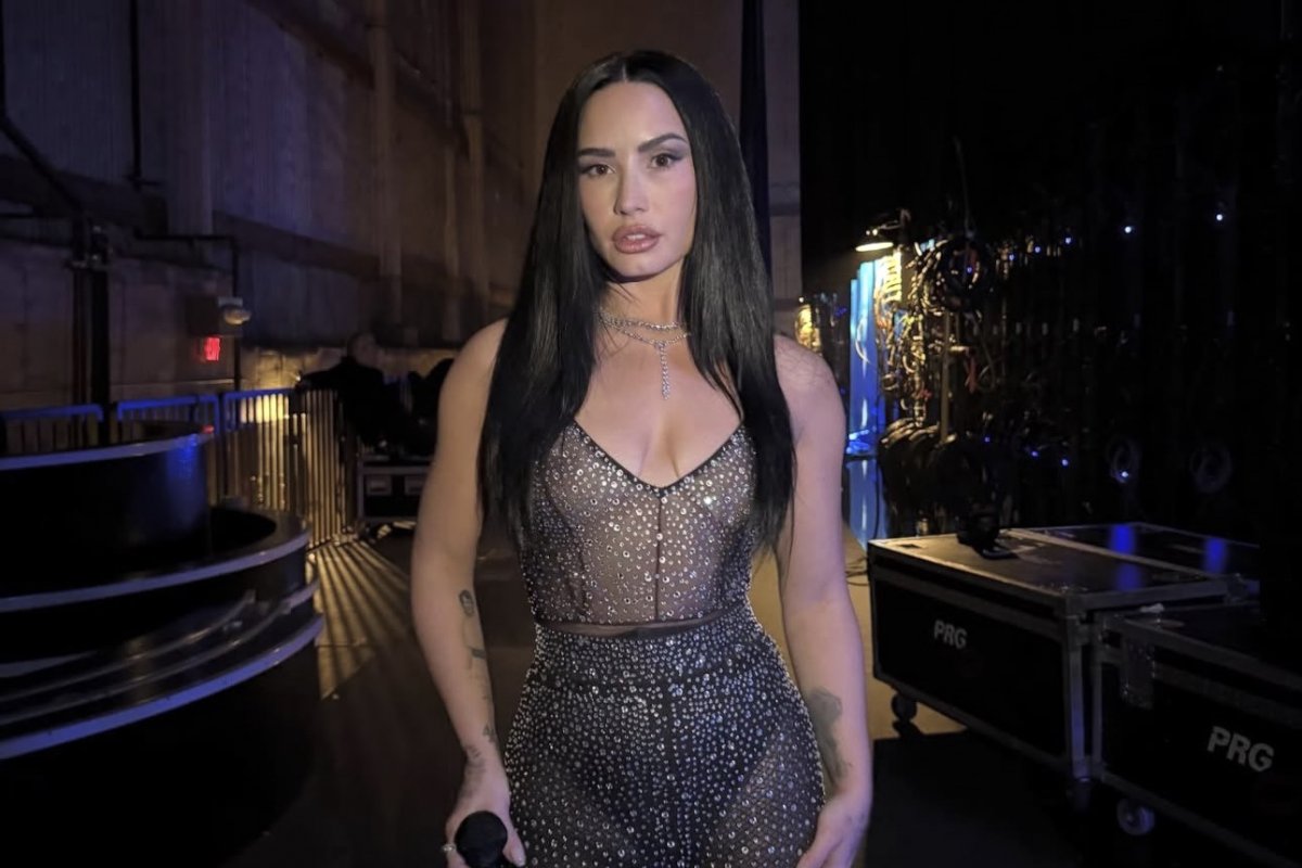 Demi Lovato conta que esquece as próprias músicas no palco e médica explica o que acontece no cérebro com TDAH! 