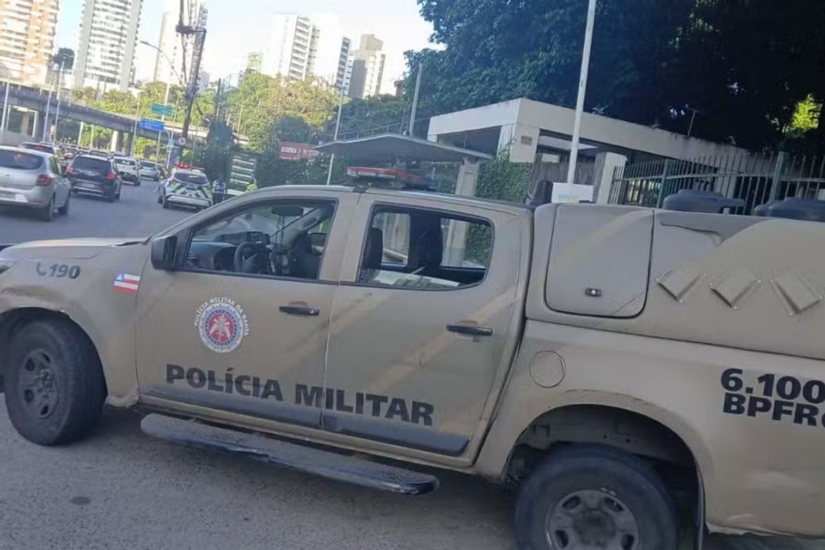 Quatro pessoas morreram após troca de tiros com a polícia na região do Nordeste de Amaralina, em Salvador 