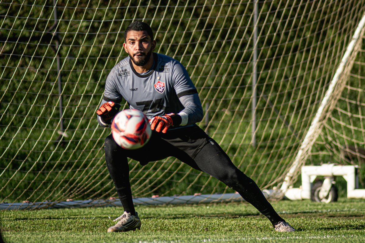 Lucas Arcanjo projeta Ba-Vi decisivo e destaca experiência do elenco do Vitória