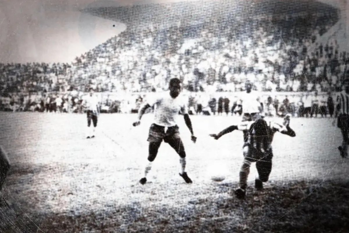 Seleção brasileira de 1970 é eleita o melhor time de futebol da história