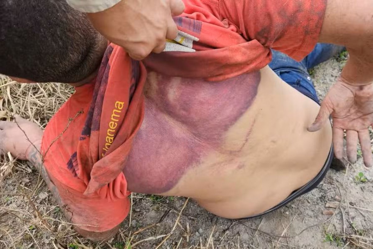 Motorista de transporte por aplicativo é sequestrado e torturado após ser confundido com informante da polícia no interior da Bahia