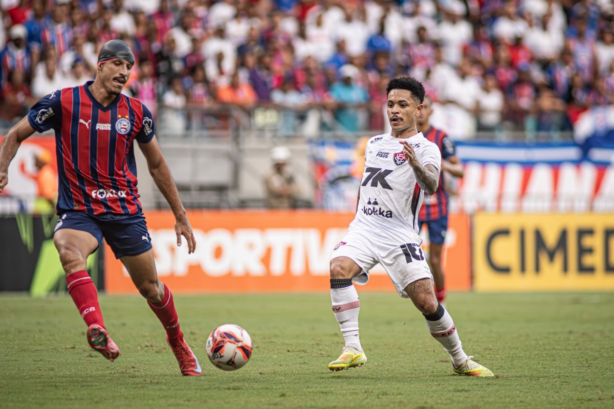 Jean Lucas faz dois, Bahia vira sobre Vitória na Fonte e conquista Baiano pela 52ª vez