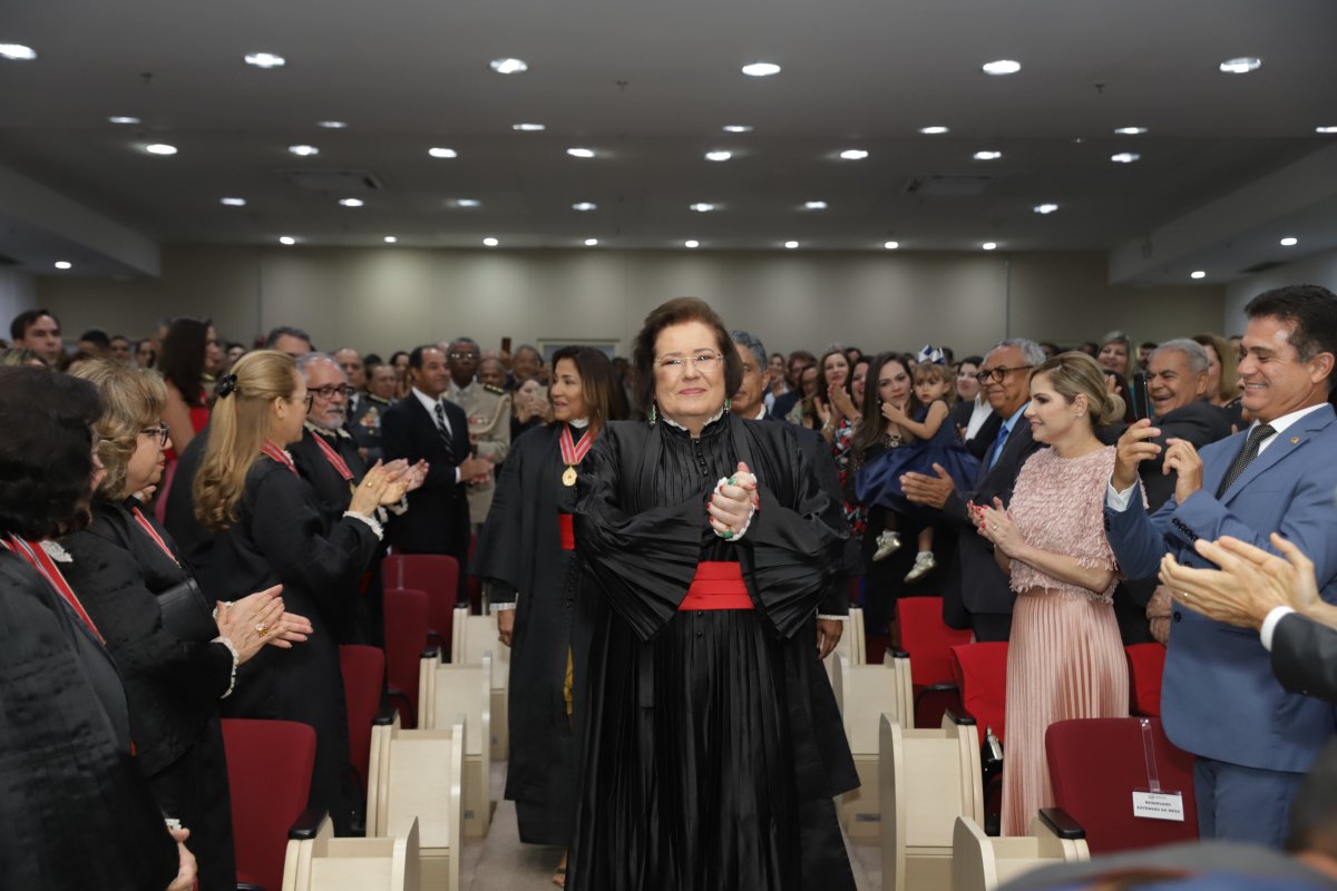 Norma Cavalcanti é empossada procuradora-geral de Justiça da Bahia