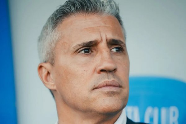 [São Paulo anuncia demissão de Hernán Crespo ]