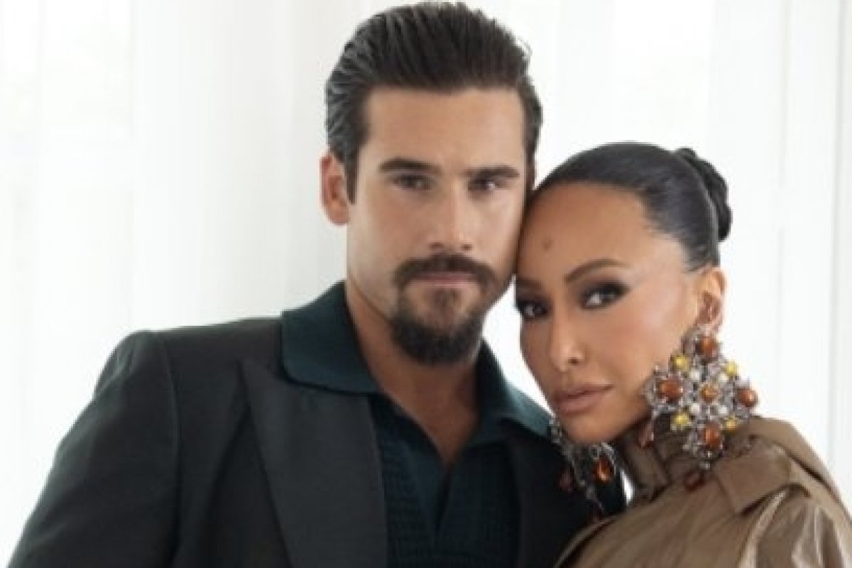 Nicolas Prattes celebra estreia como vilão em “Nobreza do Amor” durante festa da novela no Rio de Janeiro!