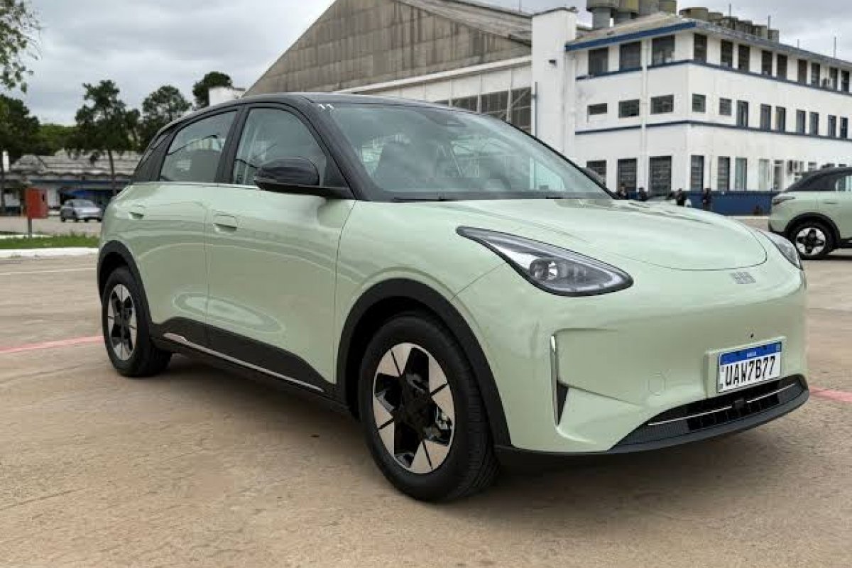 Geely EX2 faz sucesso e já sofre aumento de preços 