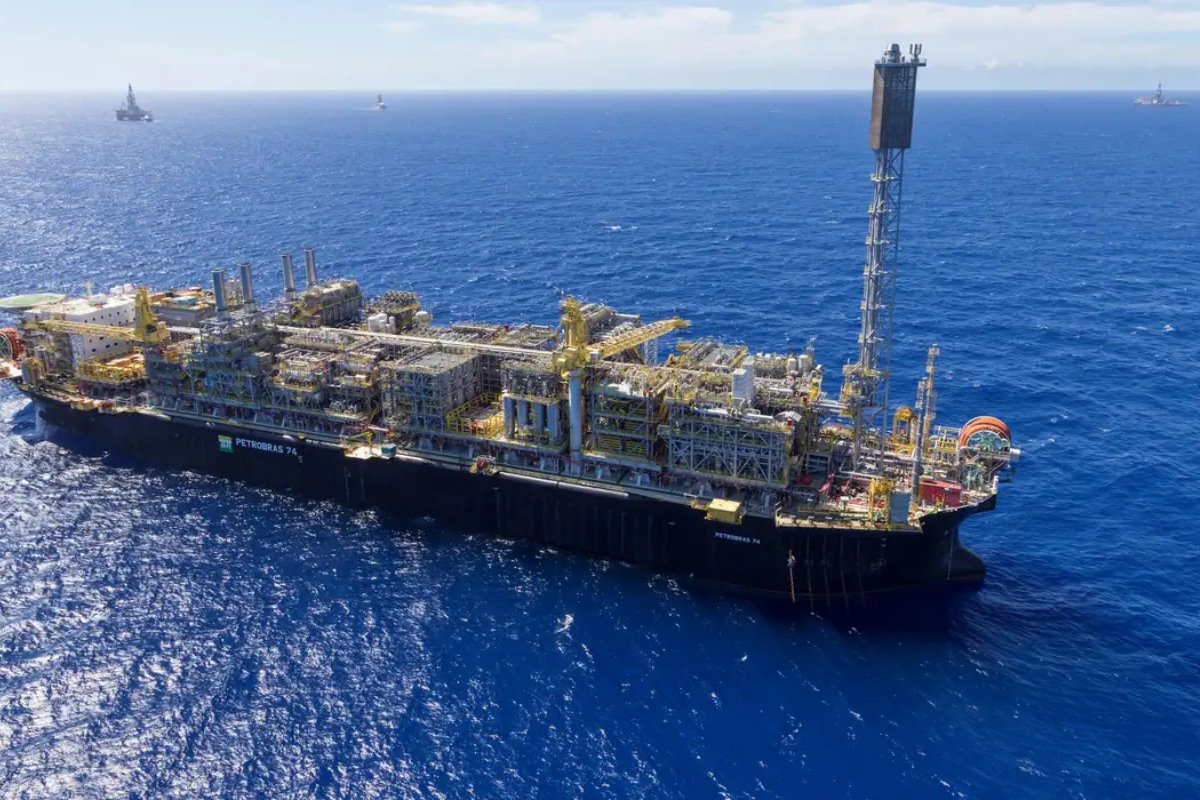 Alta do petróleo preocupa governo brasileiro e pode impactar inflação