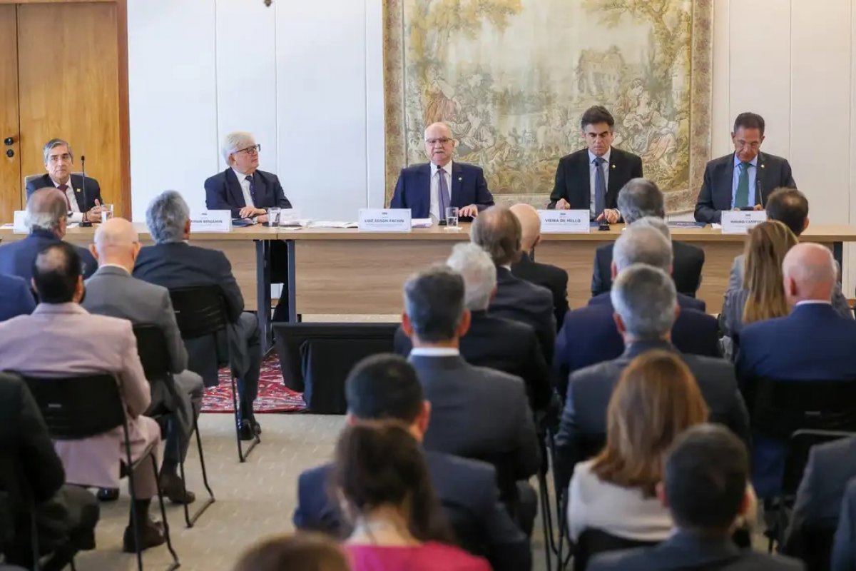 Fachin defende imparcialidade no judiciário em meio a crise no STF