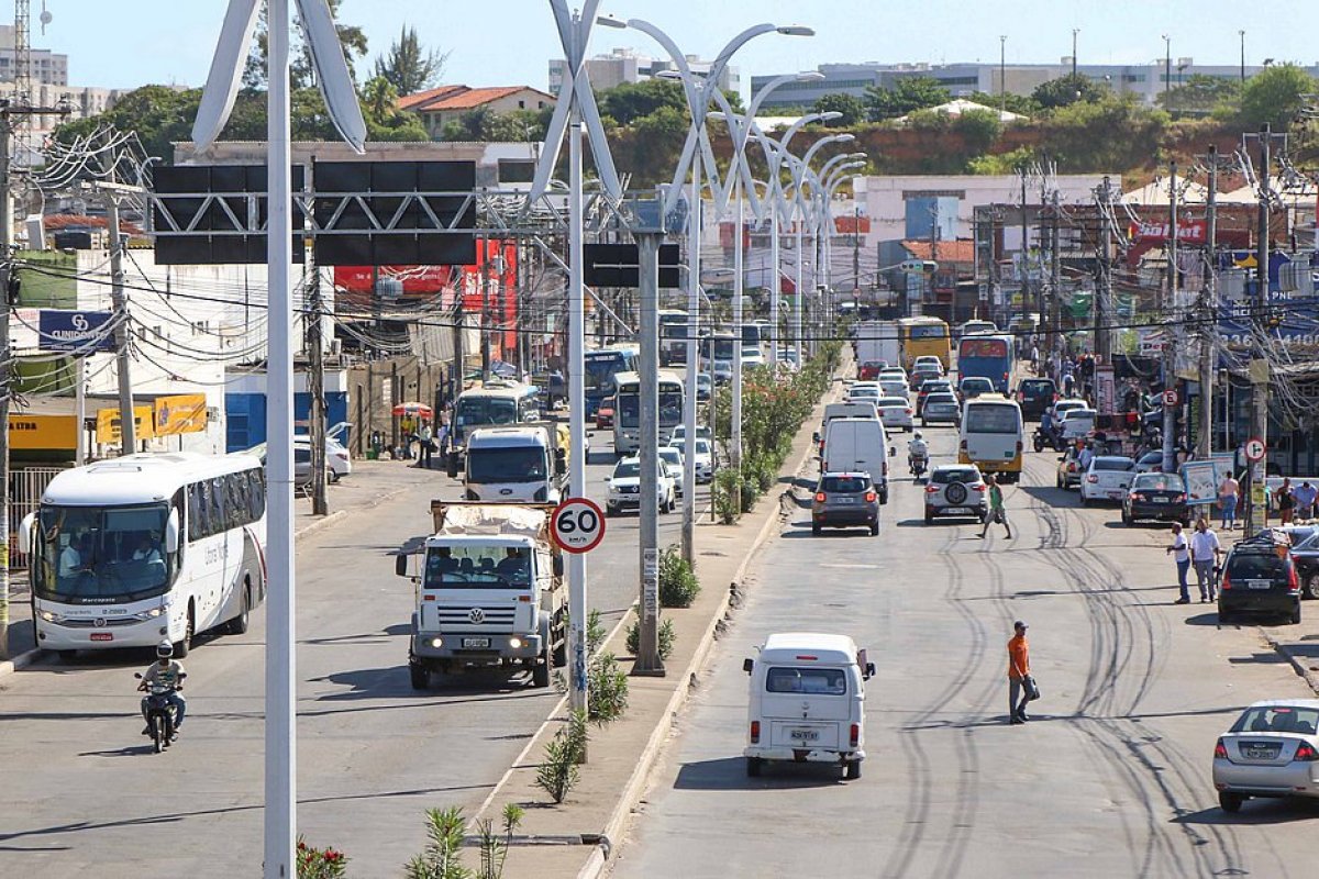 Transalvador interdita o tráfego na avenida São Cristóvão