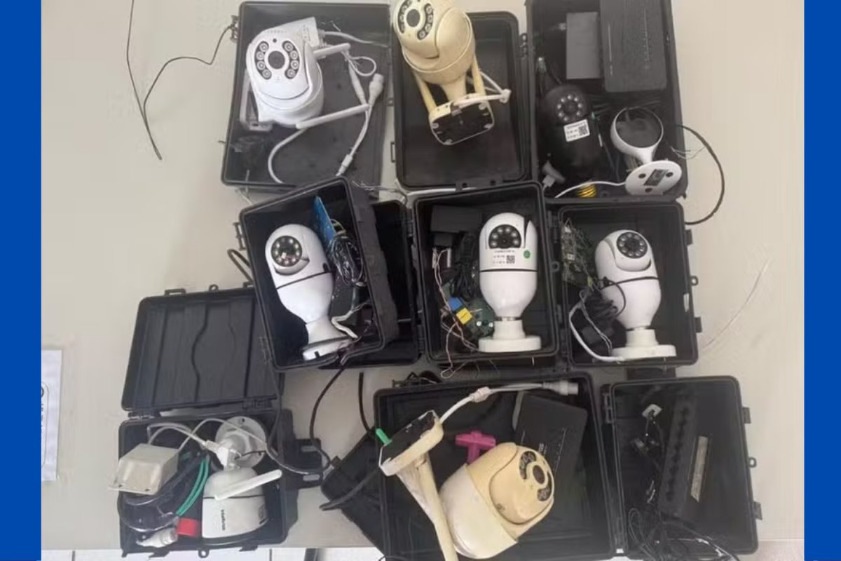 Câmeras de vigilância clandestinas são apreendidas no bairro do São Cristóvão, em Salvador