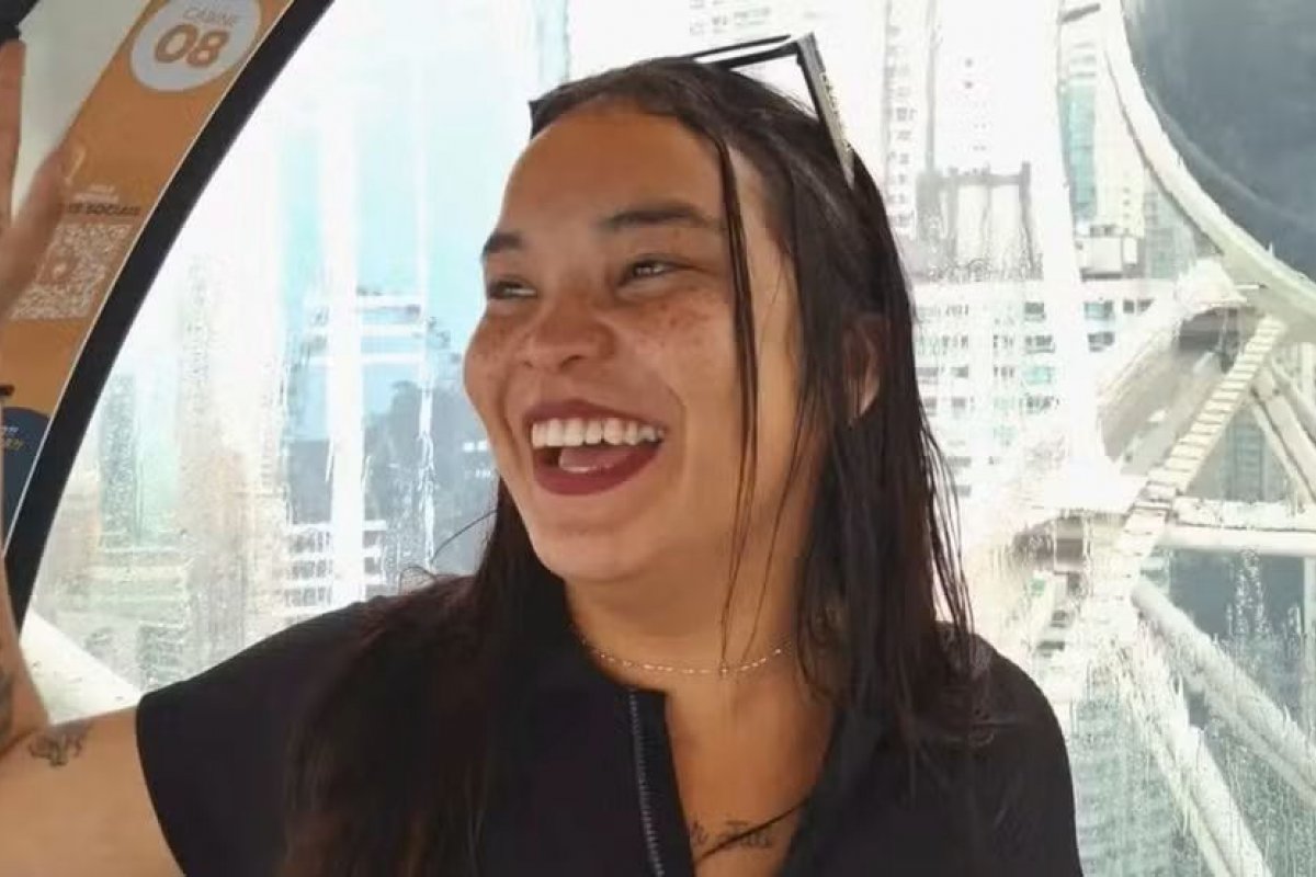 Vídeo: Prefeitura investiga caso de mulher que morreu após cair da janela de um ônibus; entenda