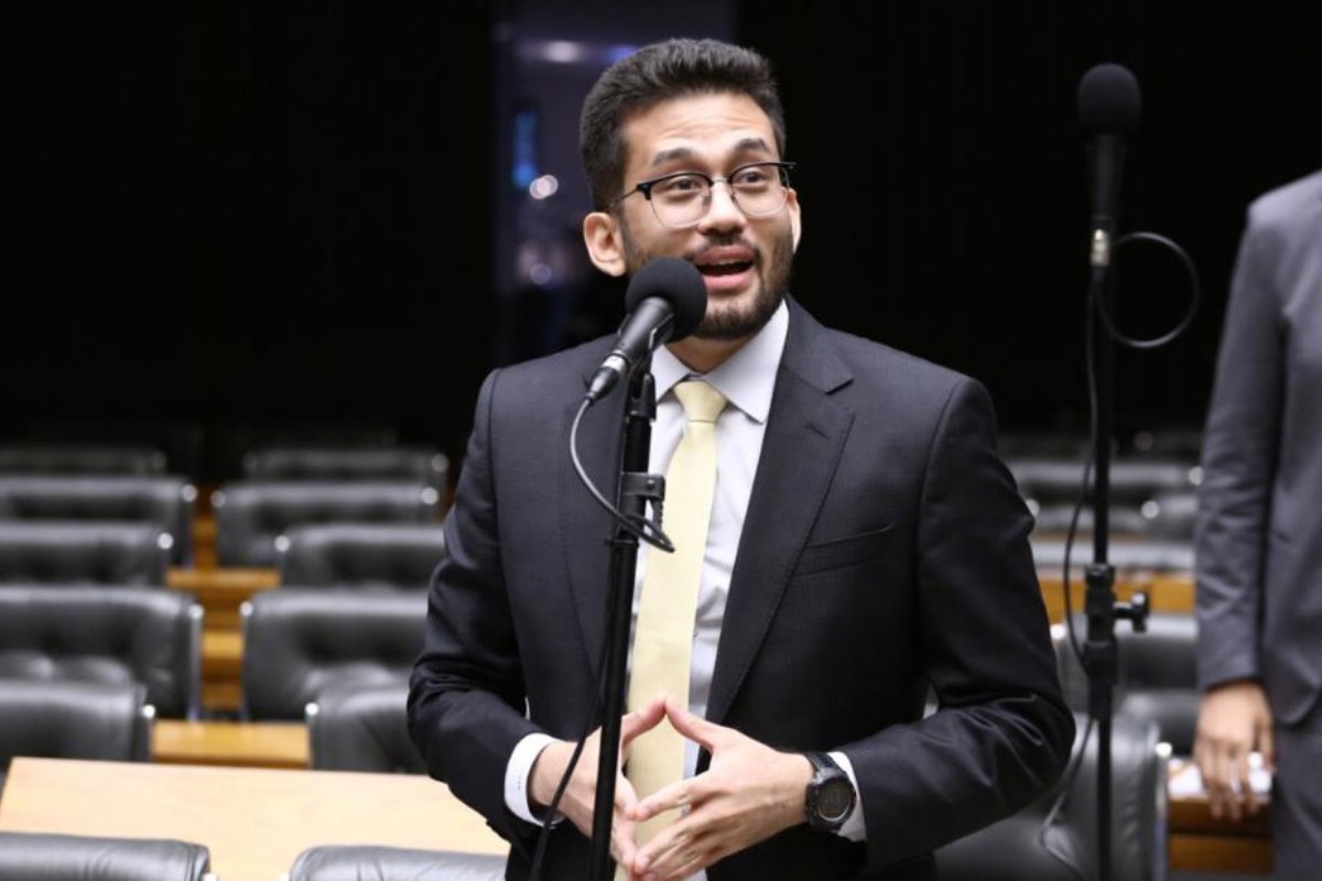 Vídeo: deputado critica PL que torna Salvador capital federal no 2 de julho