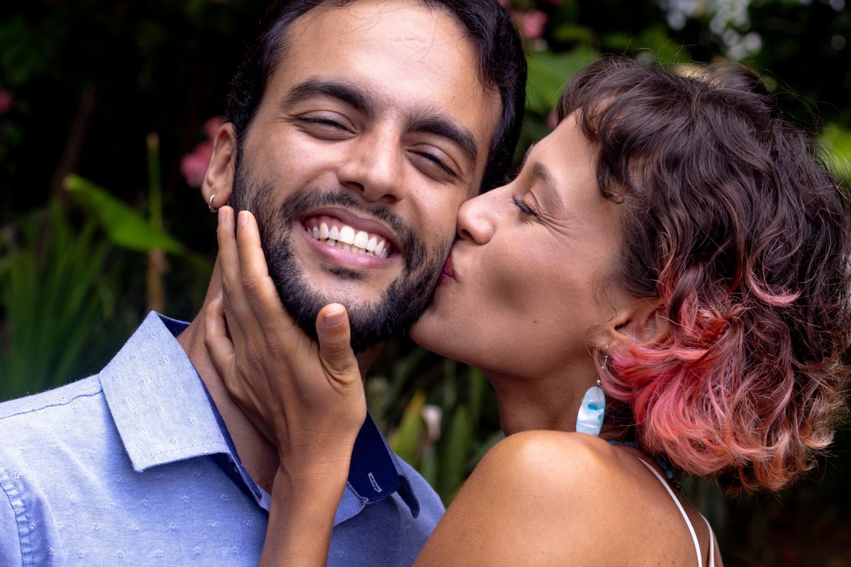 Em março, espetáculo baiano “Noivas” transforma o palco em espaço de debate sobre silenciamento feminino e direitos das mulheres