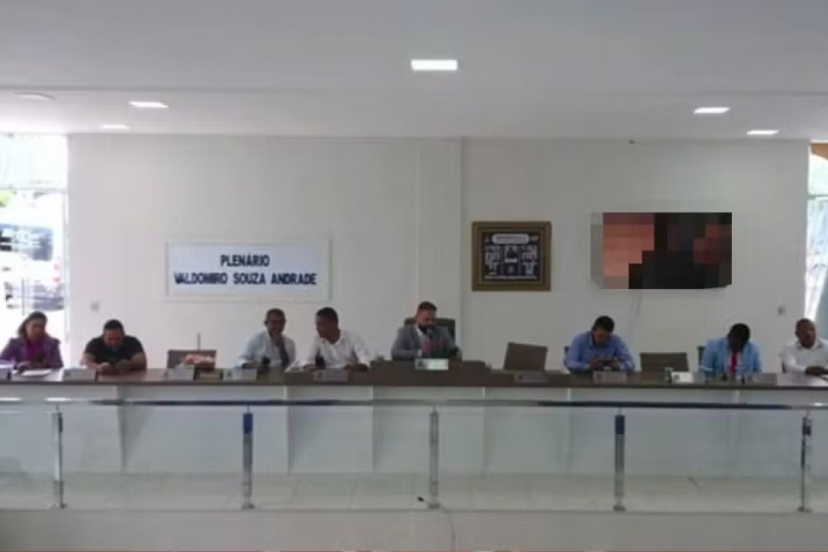 Durante sessão, vídeo pornográfico é exibido em TV na Câmara de Laje