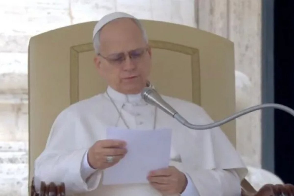 Papa Leão XIV pede paz e lamenta mortes de civis em guerra no Irã